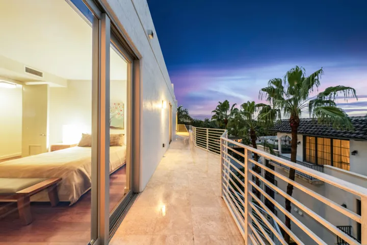 047-036-Balcony-4000x2667