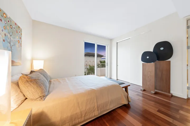 044-023-Bedroom-4000x2667