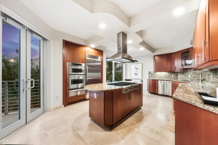 017-012-KitchenBreakfast-4000x2668