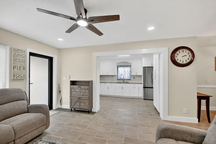 Living Room / Kitchen