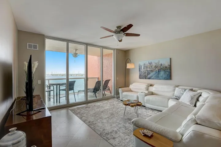 5-web-or-mls-Lake Shore Dr-005