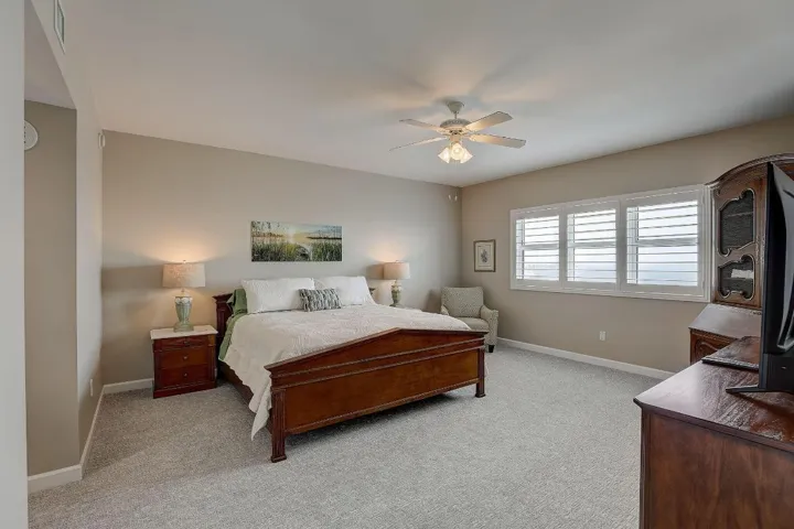 17-web-or-mls-Lake Shore Dr-017