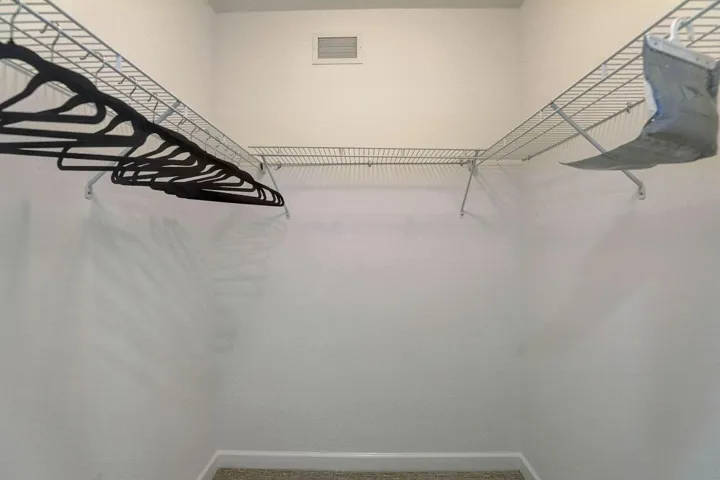 24-web-or-mls-Lake Shore Dr-024