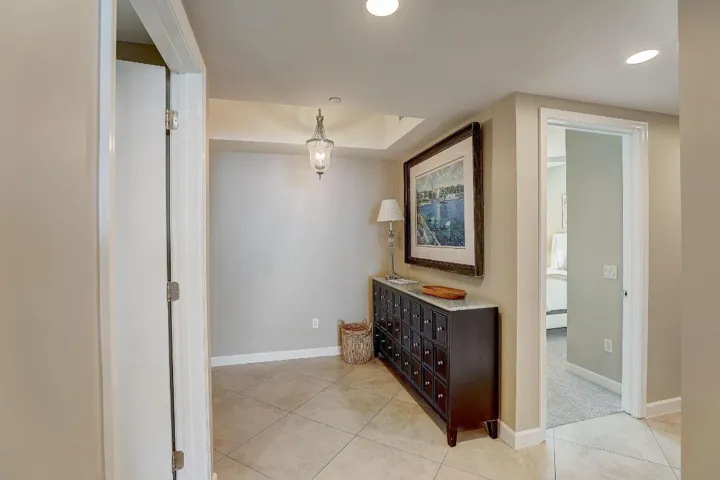 3-web-or-mls-Lake Shore Dr-003