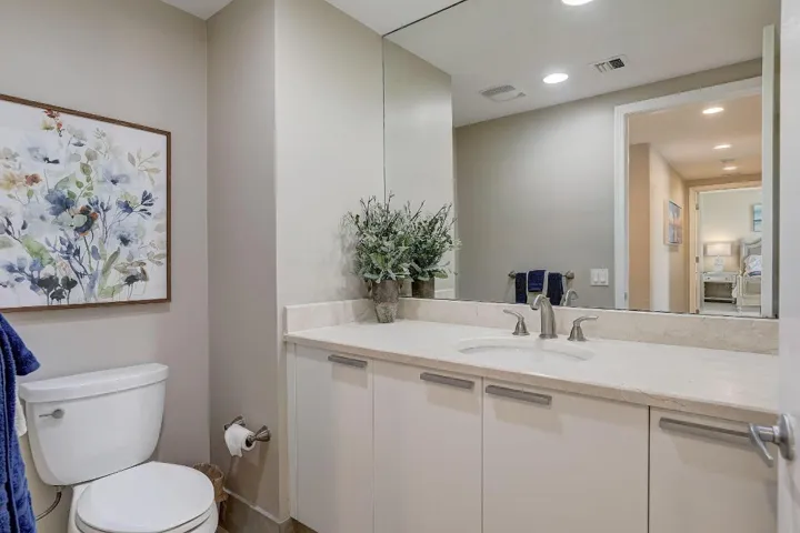 20-web-or-mls-Lake Shore Dr-020