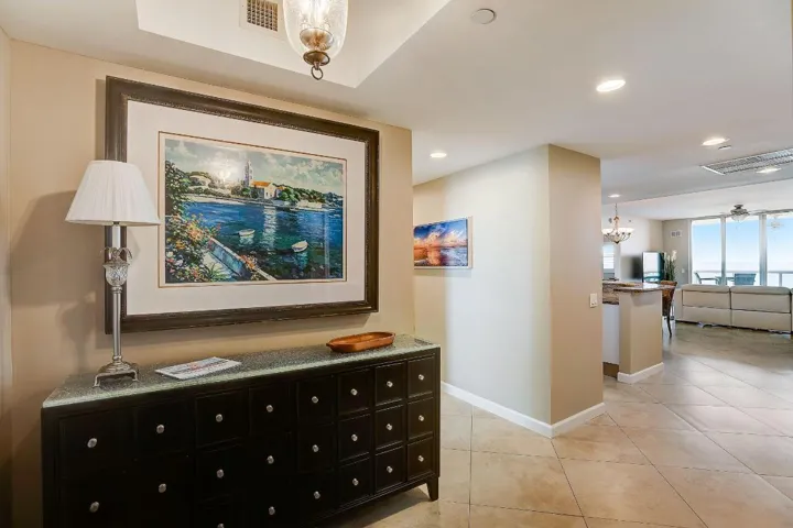 2-web-or-mls-Lake Shore Dr-002