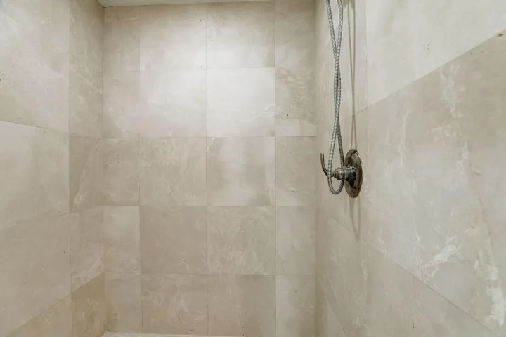 30-web-or-mls-Lake Shore Dr-030