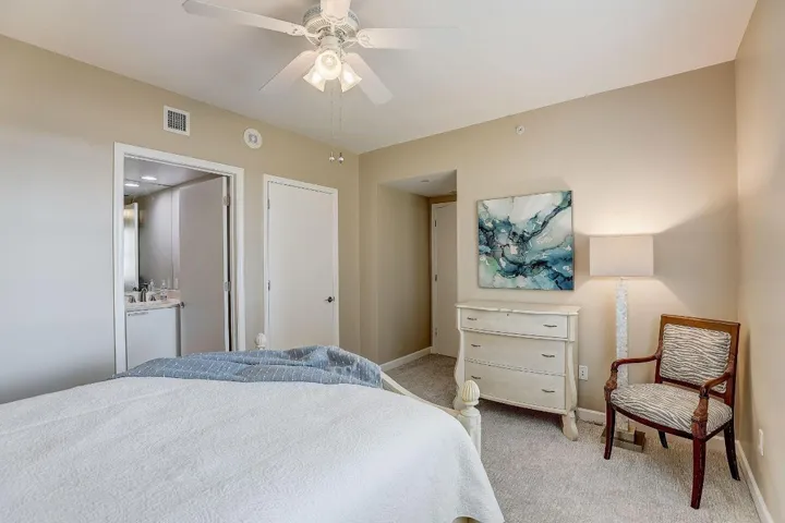 34-web-or-mls-Lake Shore Dr-034