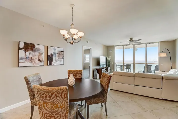 10-web-or-mls-Lake Shore Dr-010