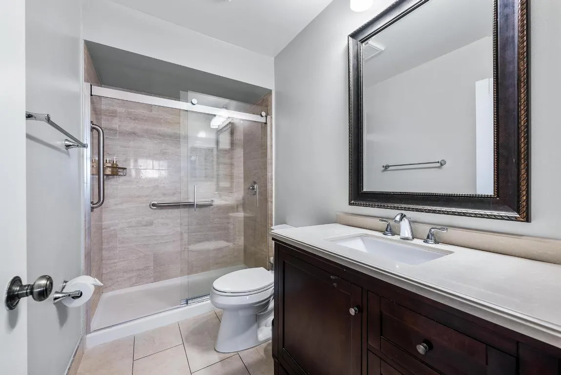 406 Club Dr -4