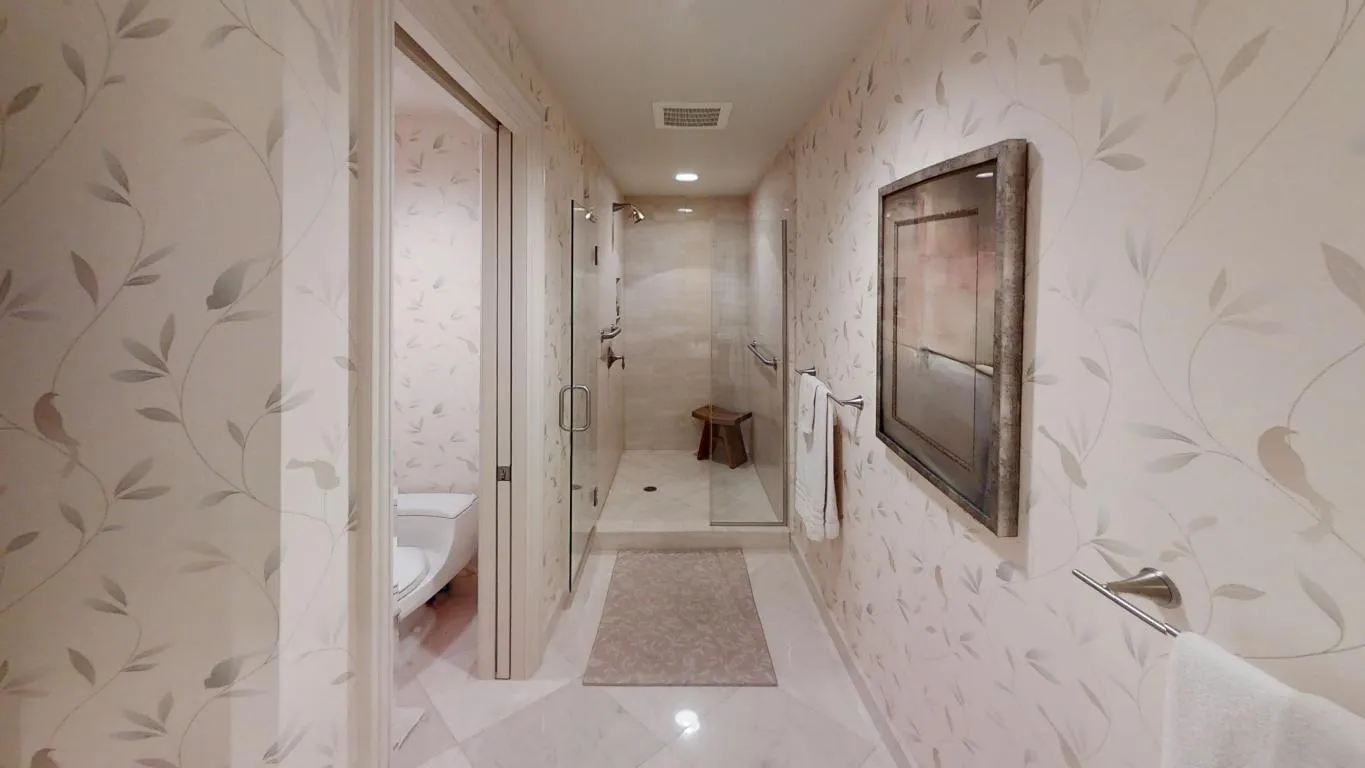 3800-N-Ocean-Drive-Bathroom 2