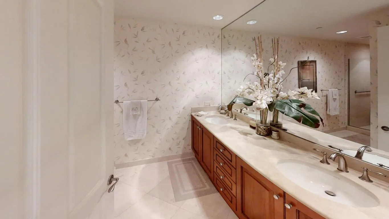 3800-N-Ocean-Drive-Bathroom 3