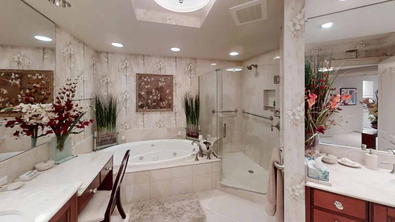 3800-N-Ocean-Drive-Bathroom 4