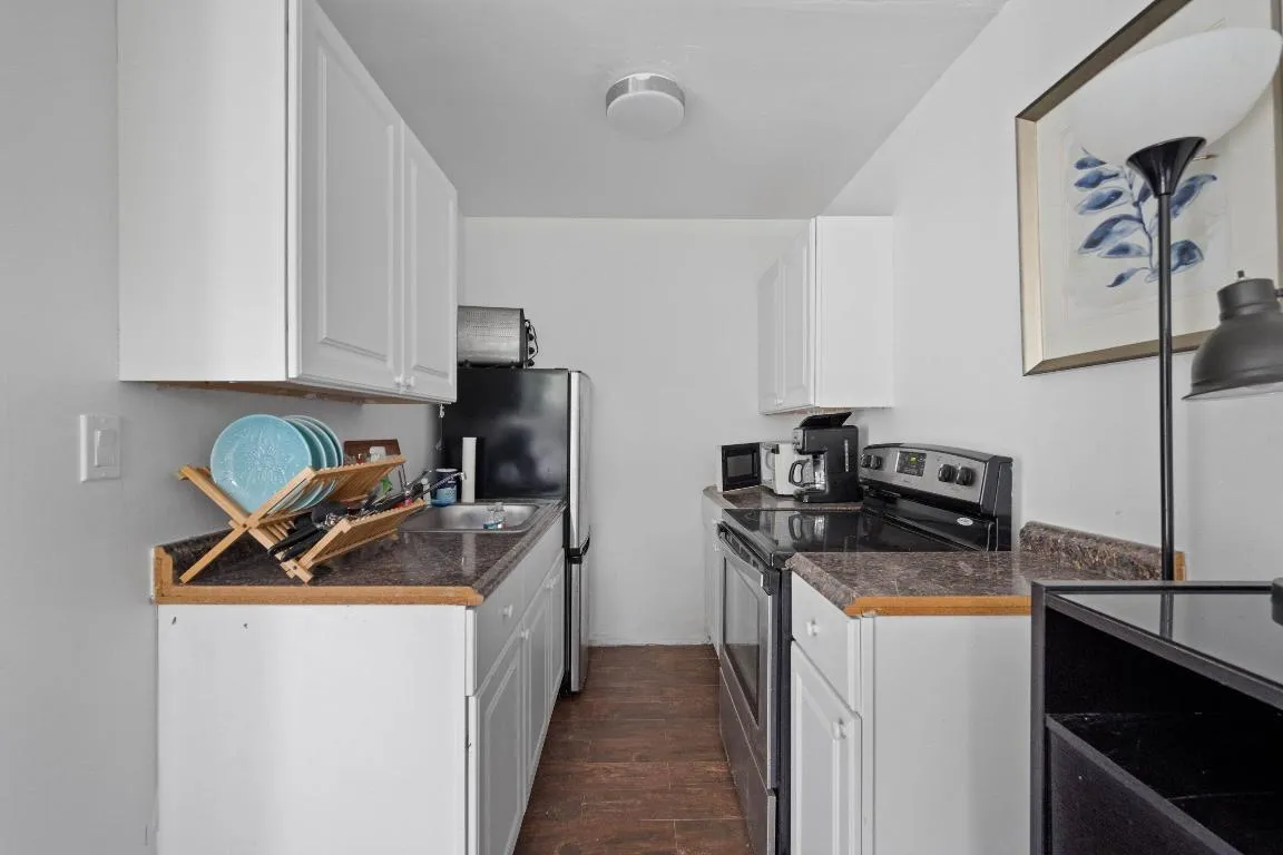 Groom's Kitchen
