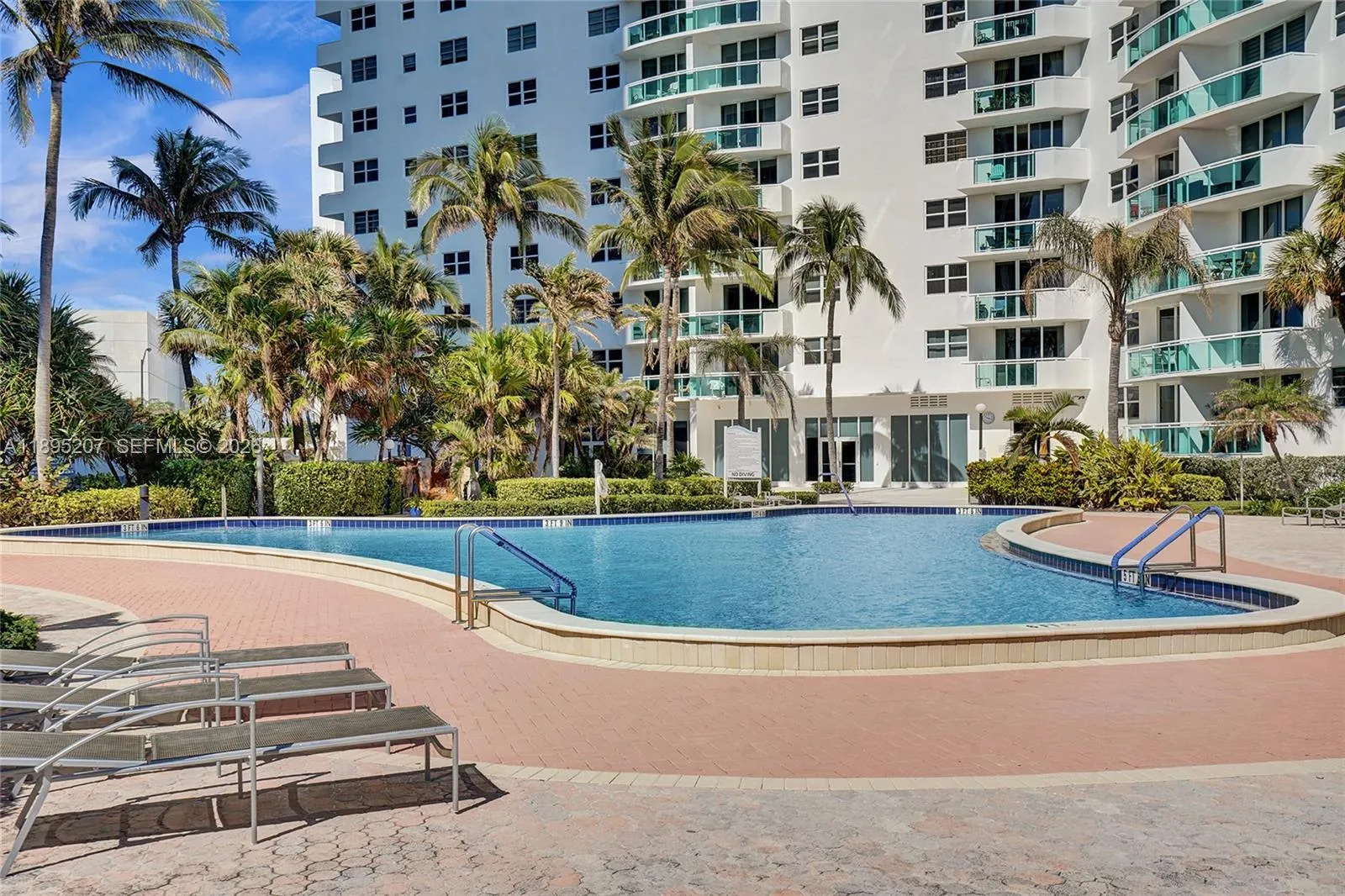 3001 Pool Area