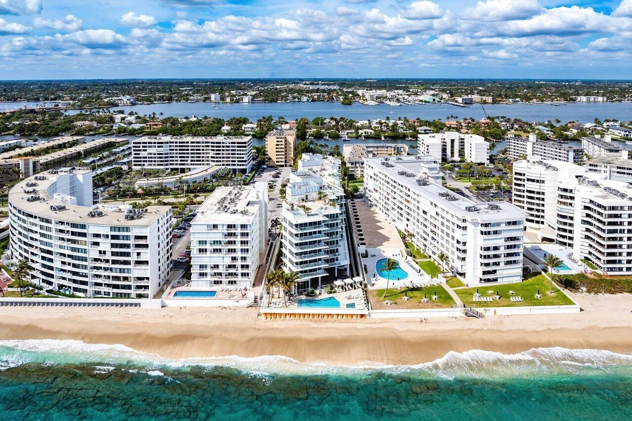 057-3550SouthOceanBoulevard-6B-PalmBeach