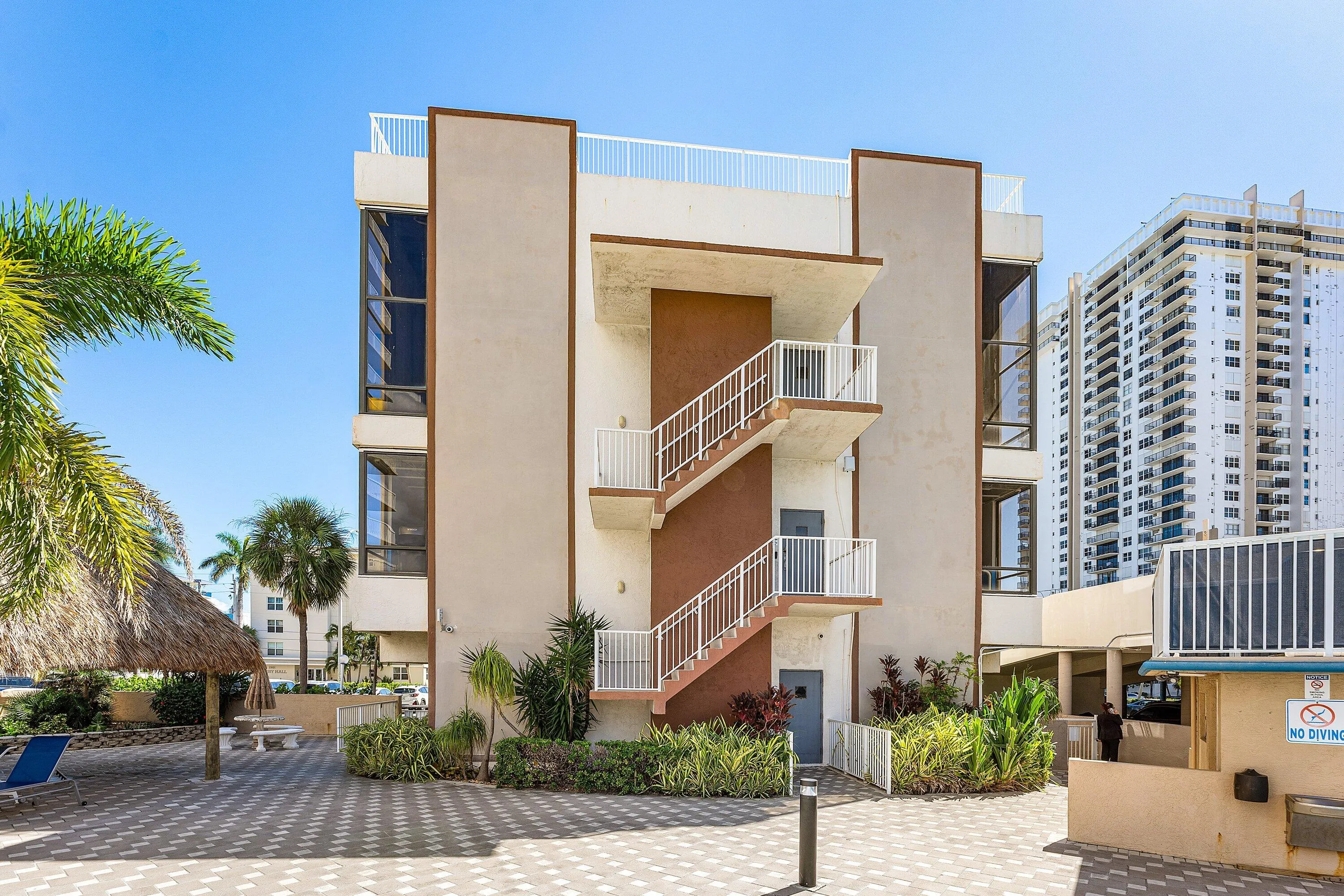 043-1600SouthOceanDrive-7H-Hollywood-FL-