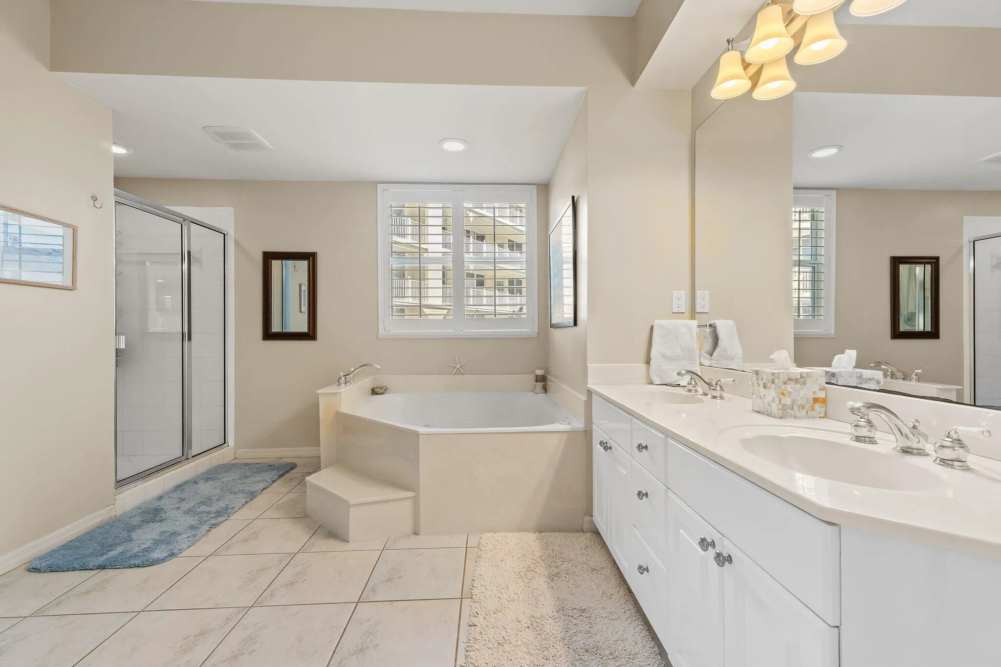 jupiter-condo-primary-bathroom.jpg