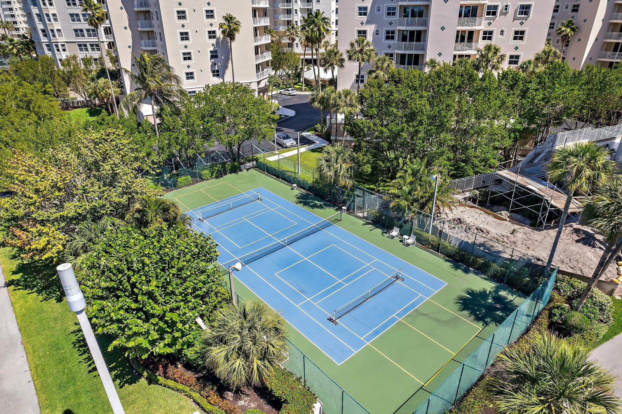 jupiter-condo-tennis-courts.jpg