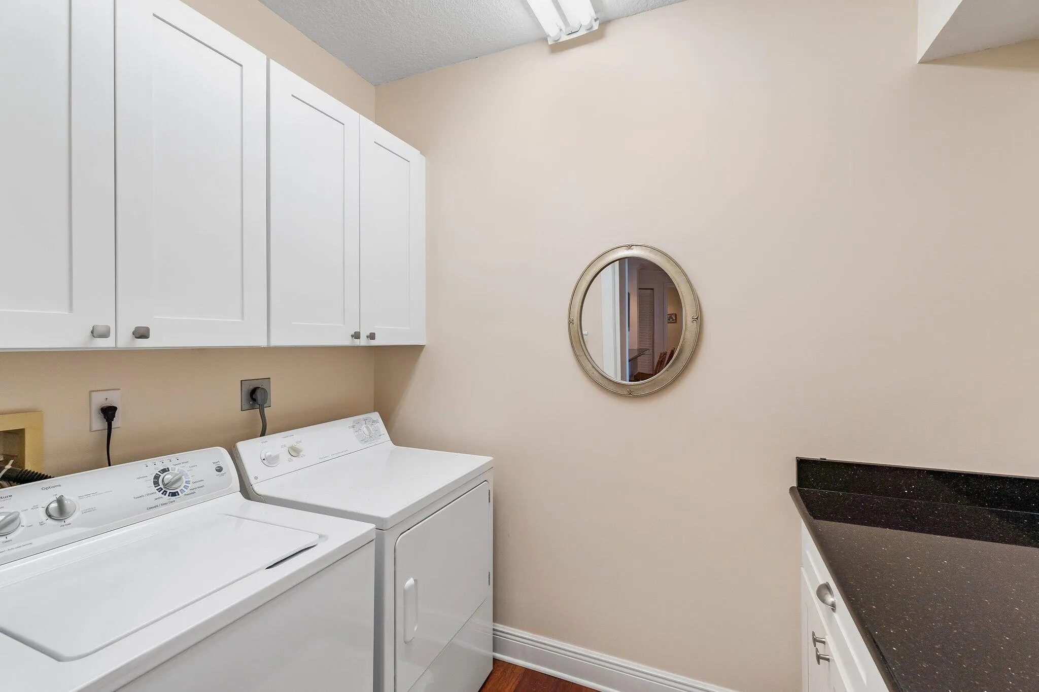 jupiter-condo-laundry-room.jpg