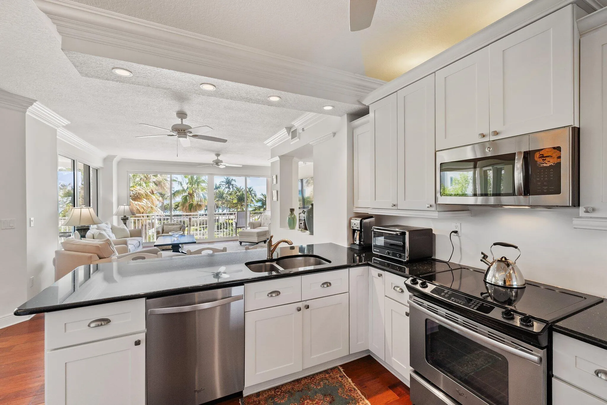 jupiter-condo-kitchen-detail.jpg