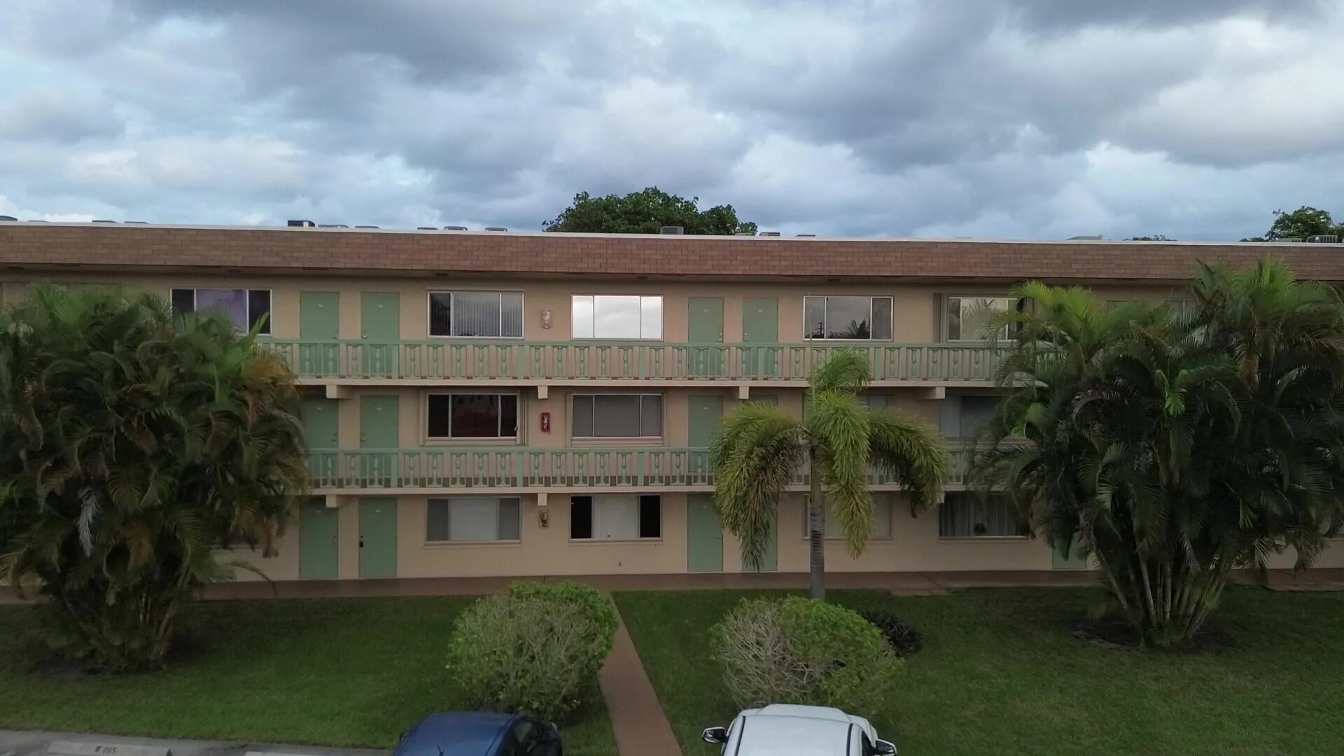 400 greenfront bldg
