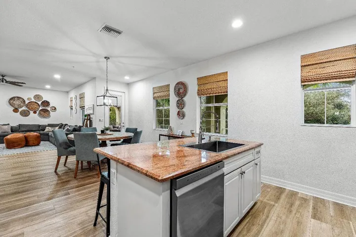 022-1056CommunityDrive-Jupiter-FL-33458-