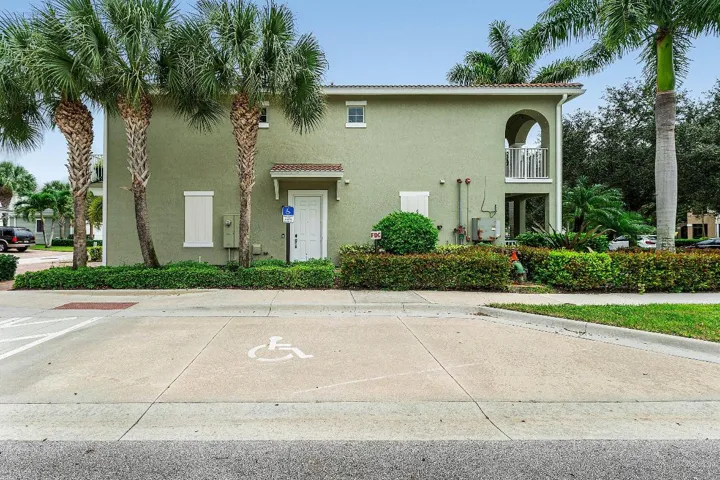 004-1056CommunityDrive-Jupiter-FL-33458-