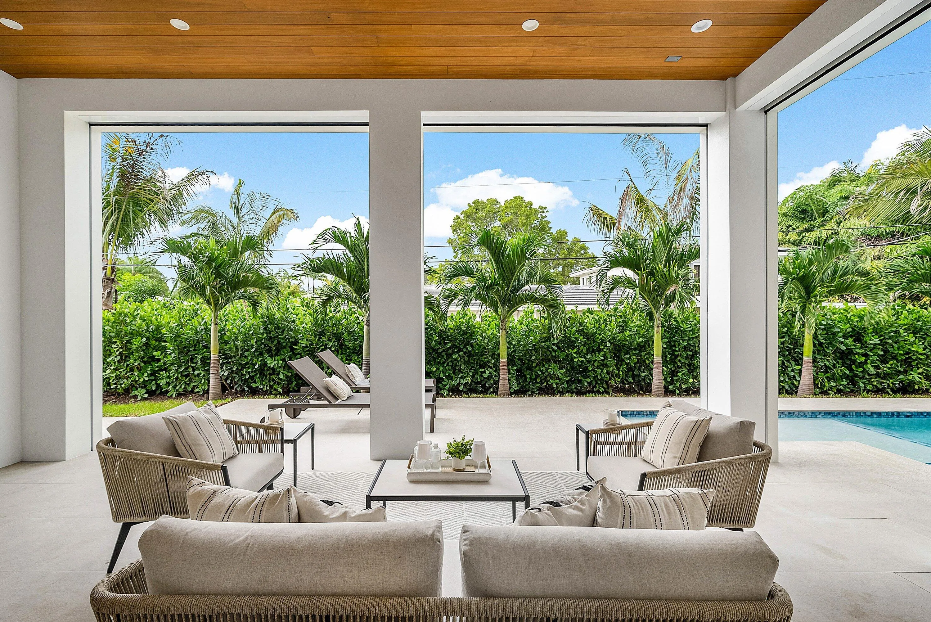 Outdoor living with privacy screens