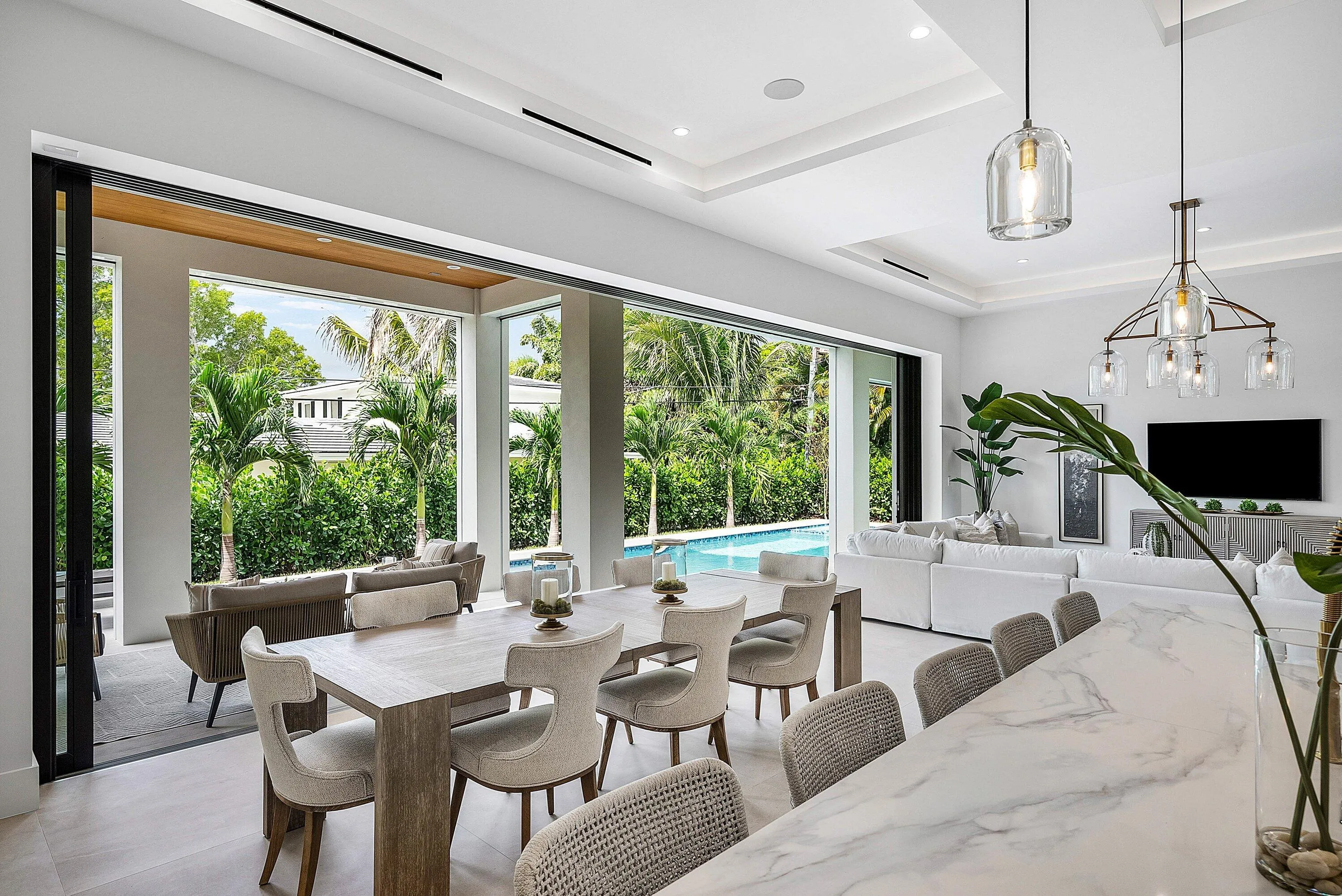 Indoor/Outdoor living and dining
