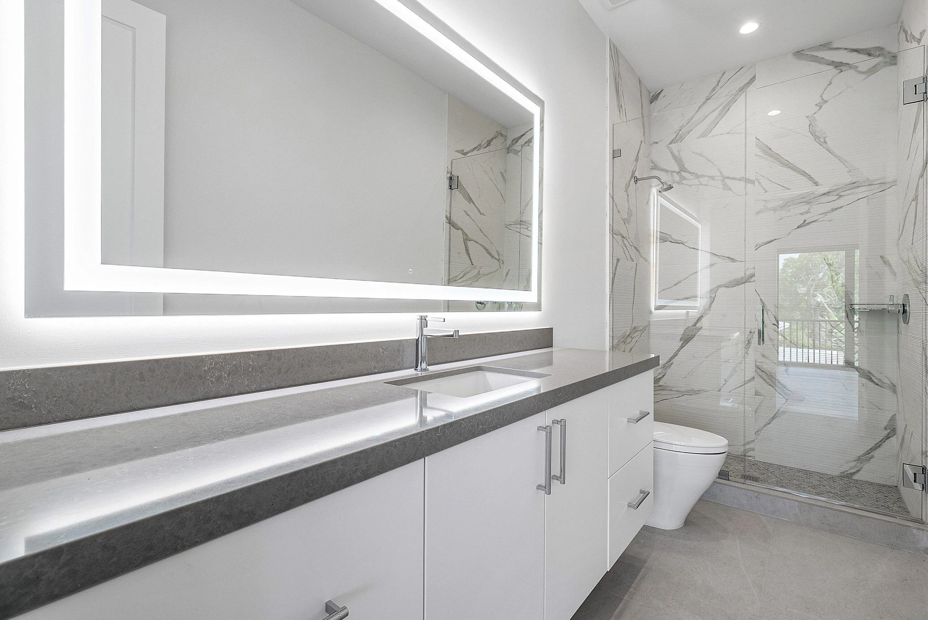 Ensuite Bath 1