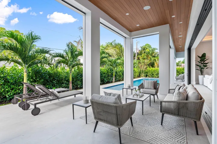 Expanded living with retractable sliders