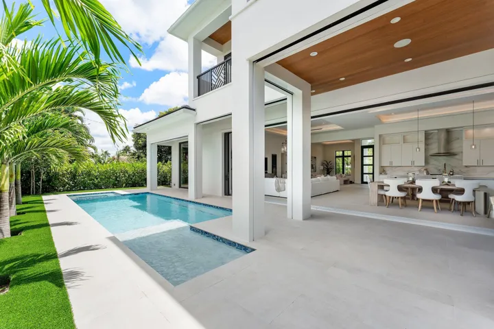 Indoor/Outdoor living and dining