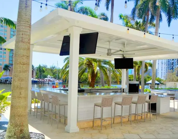 Pool Bar