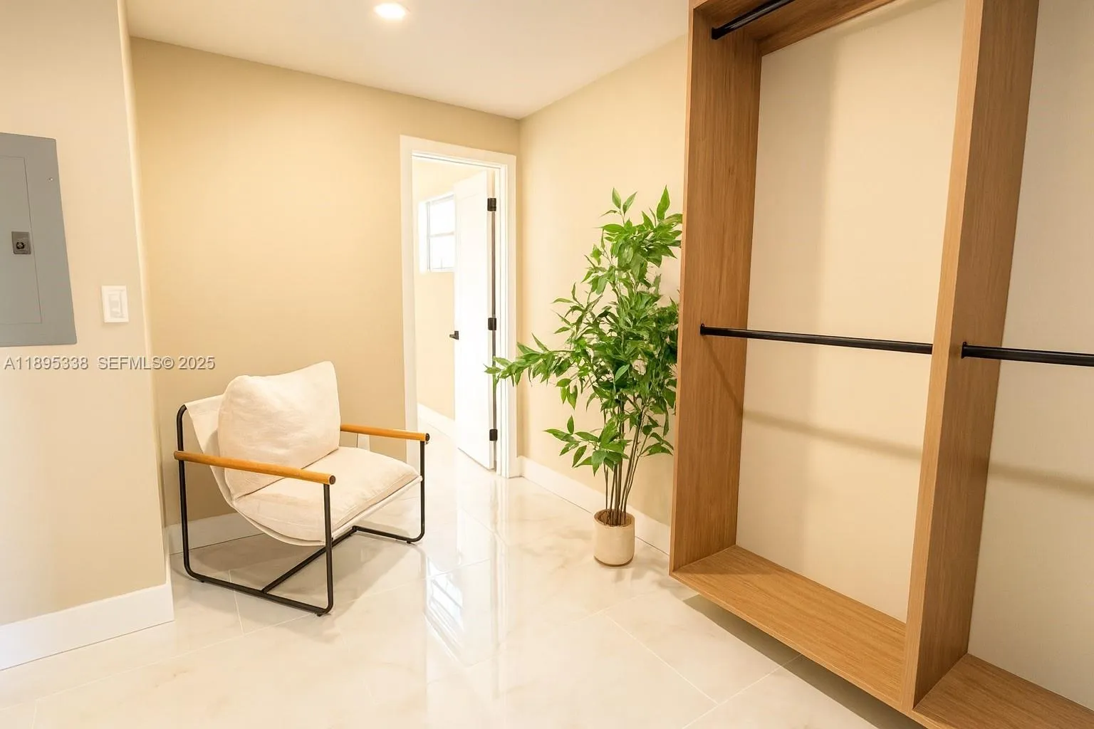 Walking Closet