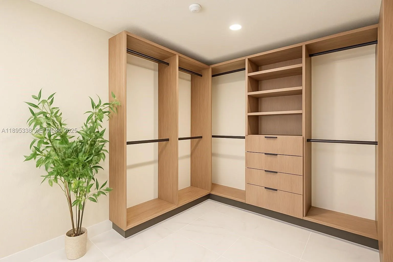 Walking Closet