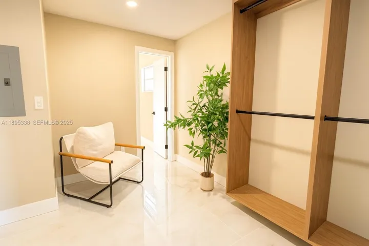 Walking Closet