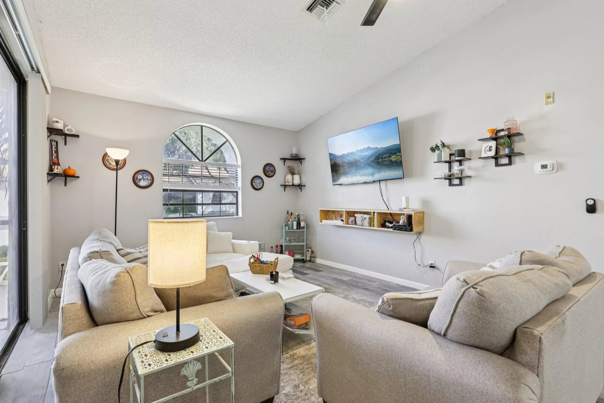 4-web-or-mls-Firenze Dr-S1510-004
