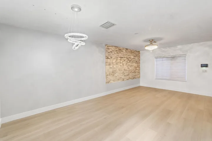 176 dfb livingroom new
