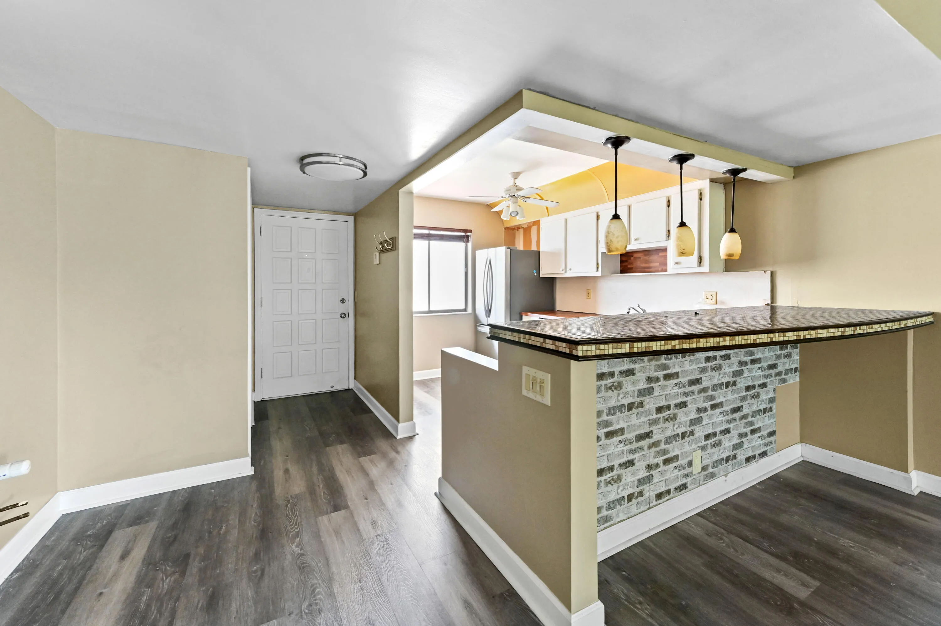 09 Dining Room 01