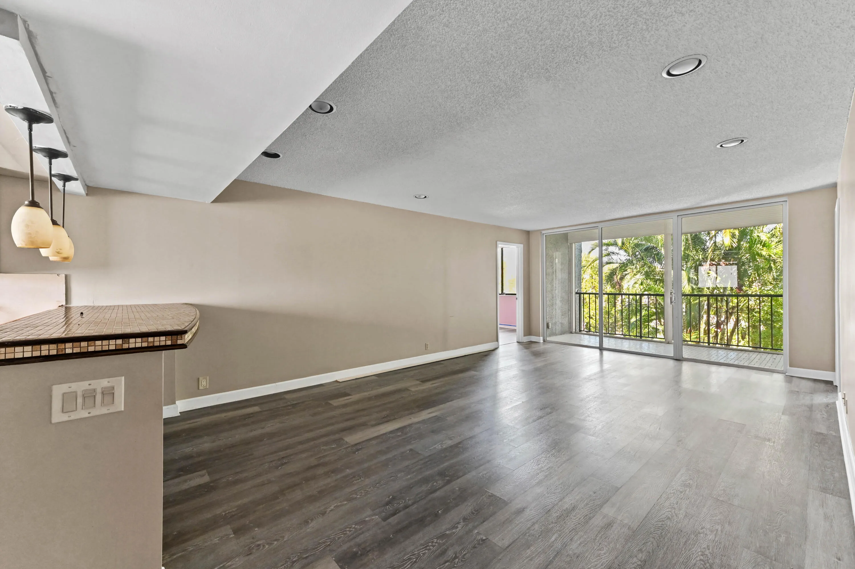 10 Dining Room 02