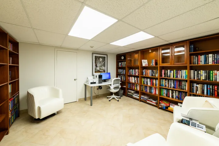 Forgot your favorite book or need to use a computer, visit the common library where you will find plenty to read and a common computer for your use.