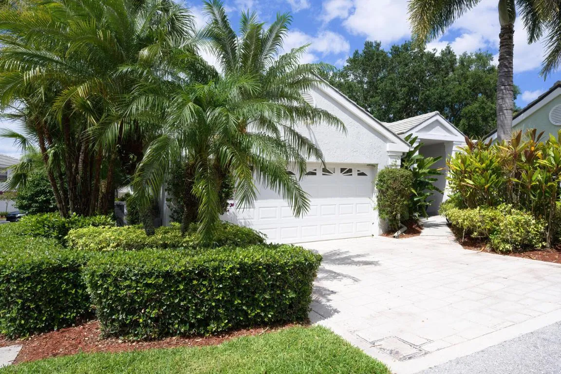Welcome to 32 Admiral Ct