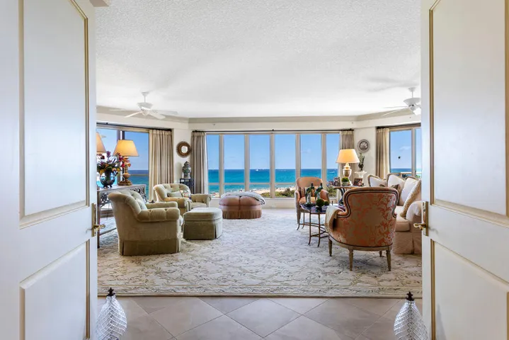 6a living entrance