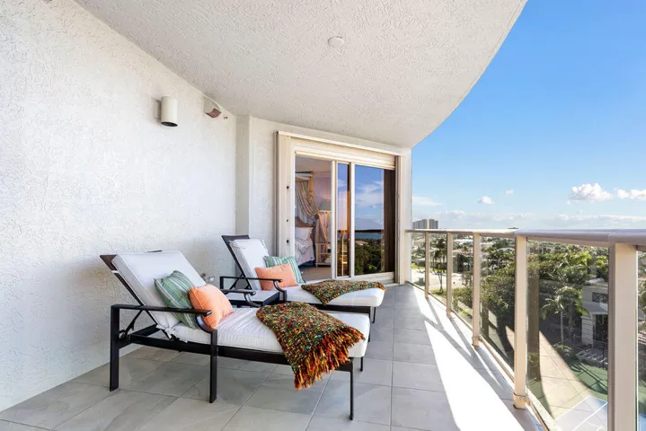 6a west balcony