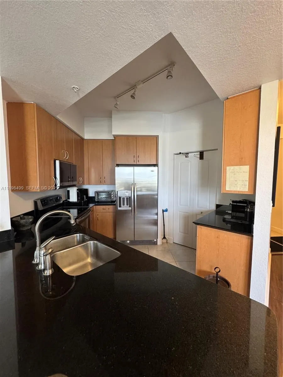 Kitchen with Eating Counter