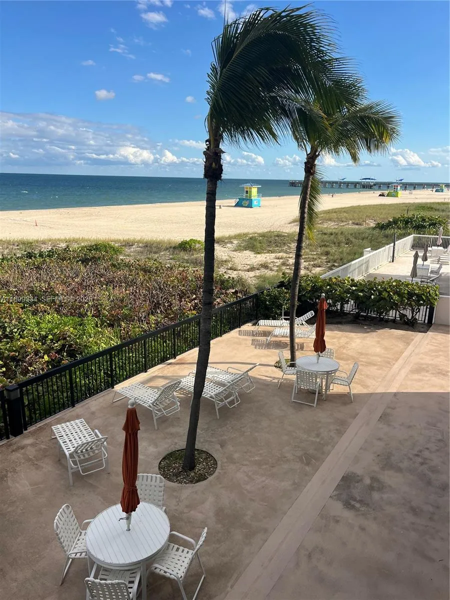 Patio w/BBQ grills