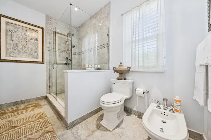 22_310AlmeriaRd_168_PrimaryBathroom_Larg