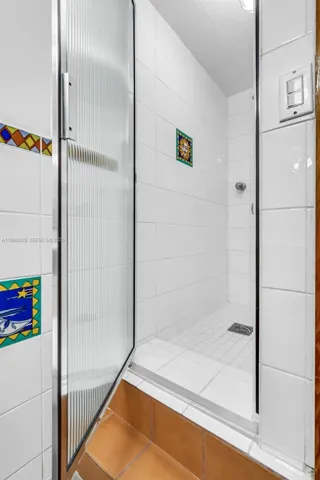 Guest Bathroom w/ Shower