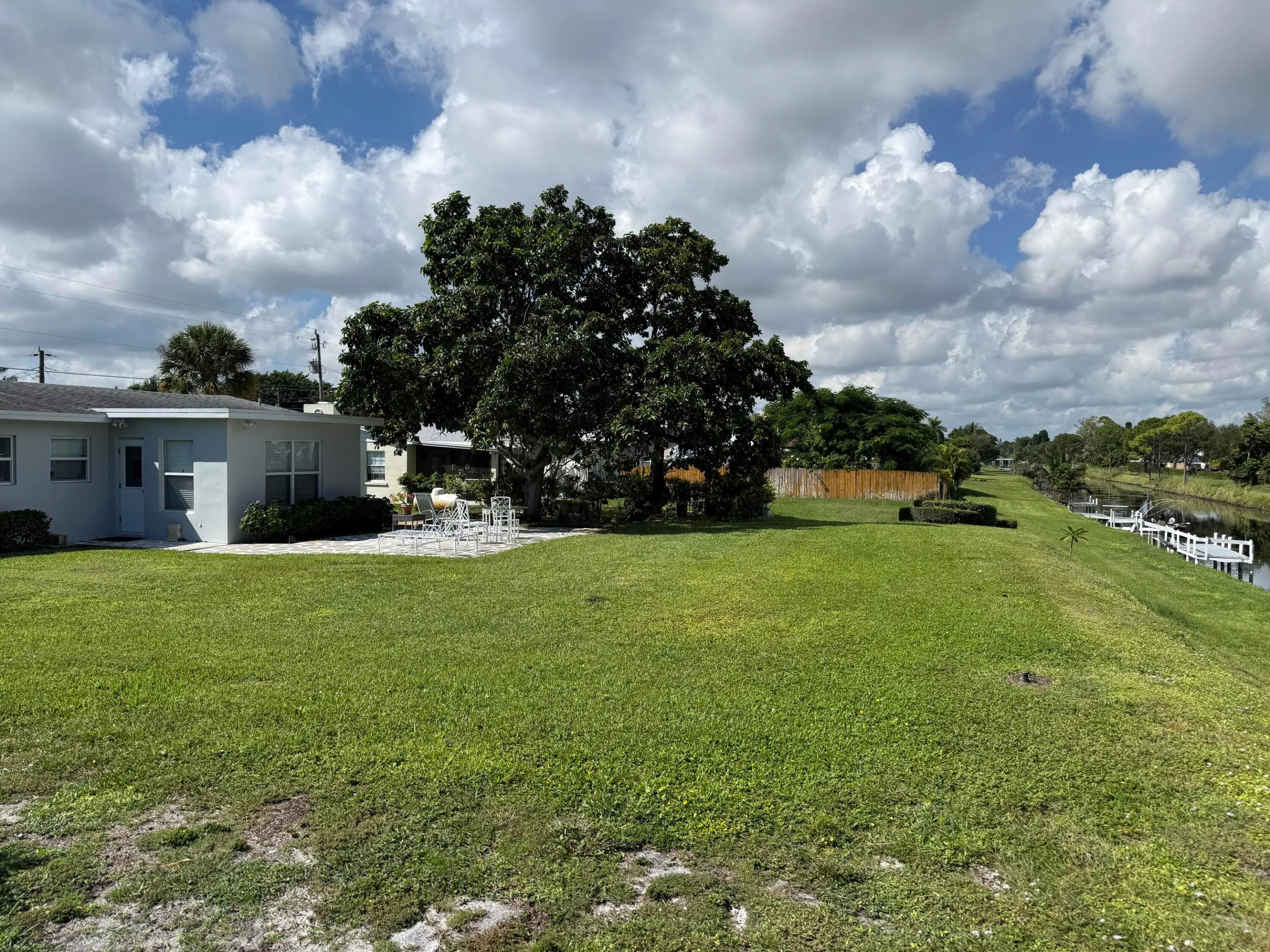 Big backyard. room for tiki bar/pool.